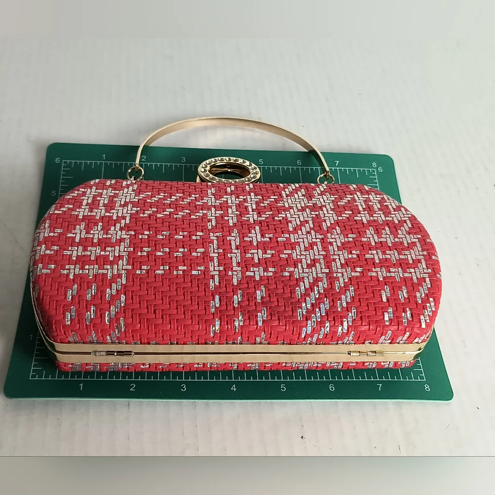 Woven Houndstooth Pattern Evening Clutch Bag Clasp Closure Strap Metal Red